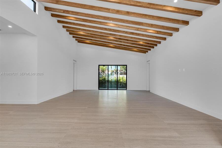 3905 Sw 5th St - Photo 7 of 28