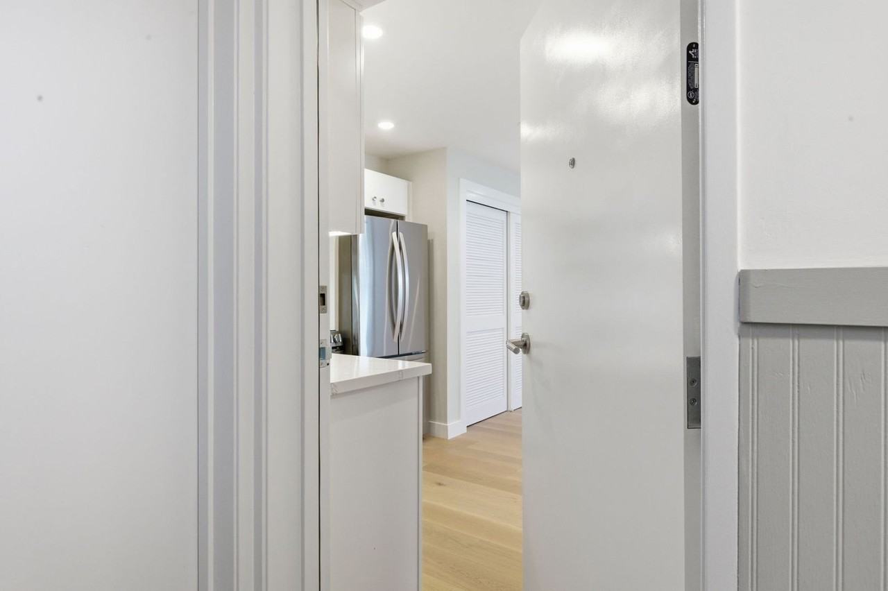 1490 9th Ave - Photo 3 of 20