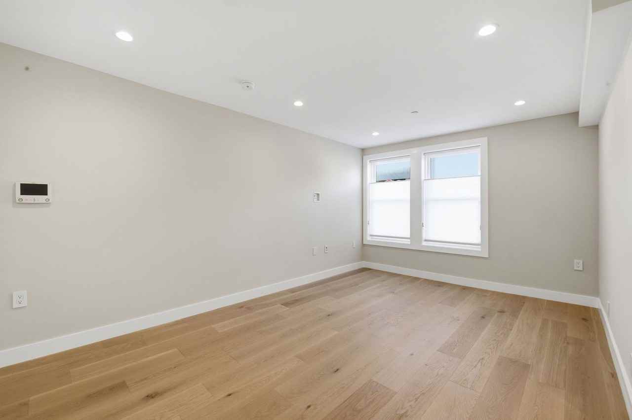 1490 9th Ave - Photo 4 of 20