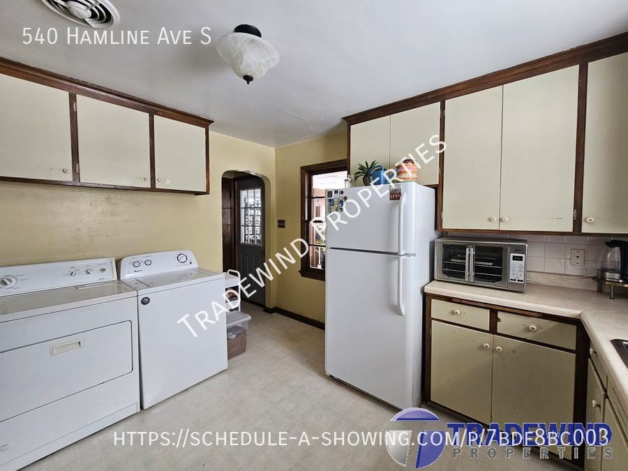 540 Hamline Ave S - Photo 4 of 24