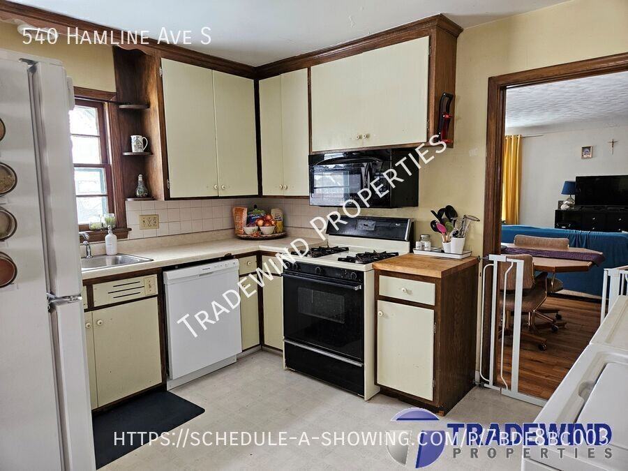 540 Hamline Ave S - Photo 5 of 24