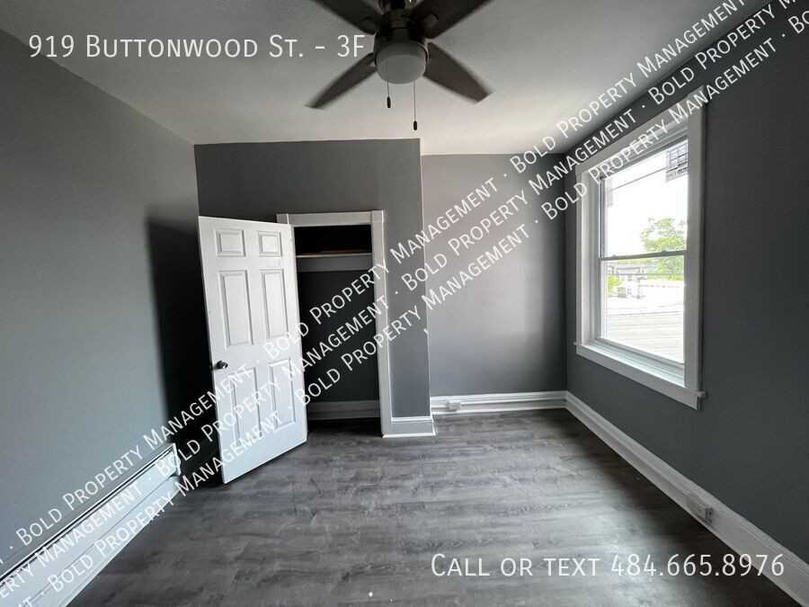 919 Buttonwood St #3F - Photo 2 of 6