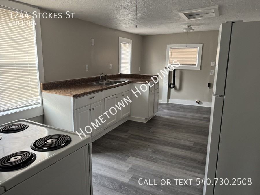 1244 Stokes St - Photo 2 of 11