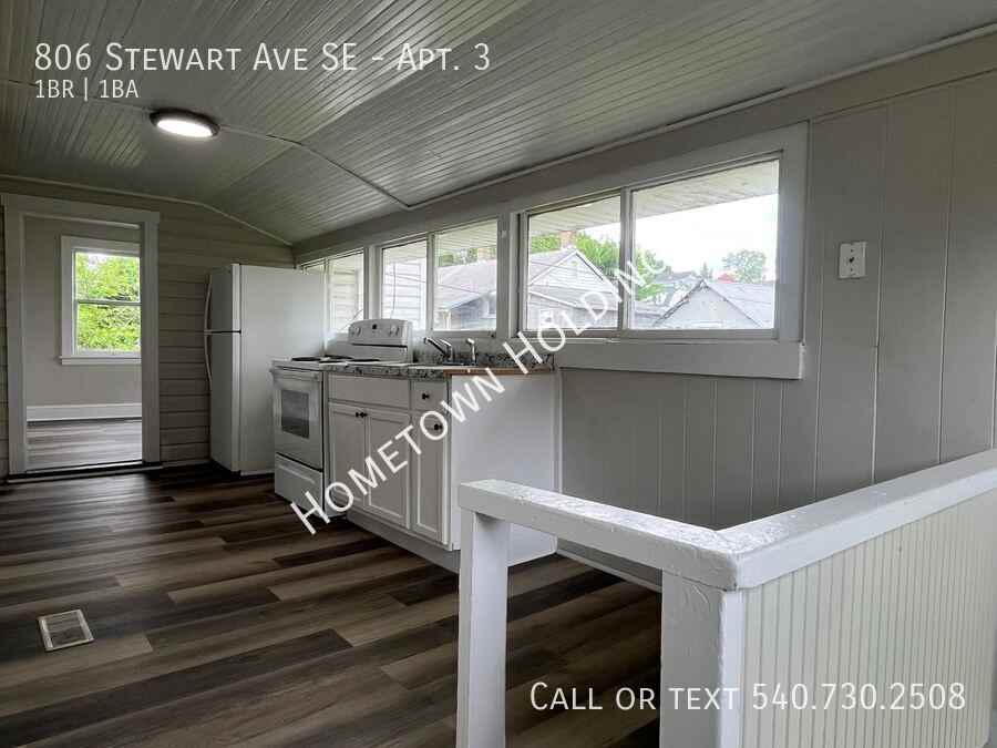 806 Stewart Ave Se #3 - Photo 4 of 10