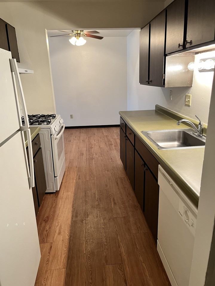 625 Meadow Lane - Photo 2 of 7