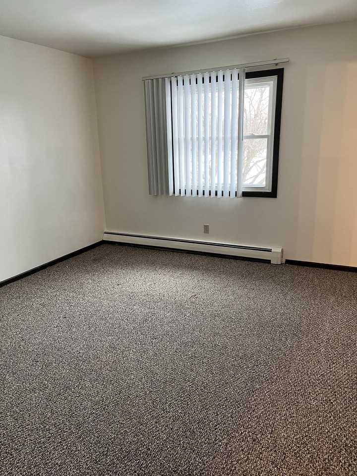 625 Meadow Lane - Photo 3 of 7