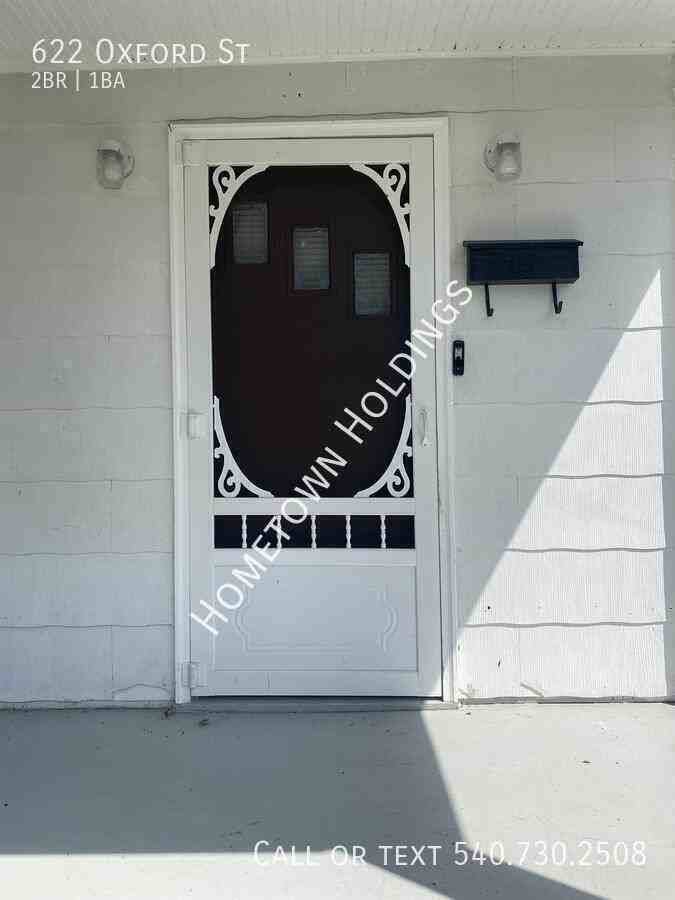 622 Oxford St - Photo 2 of 9