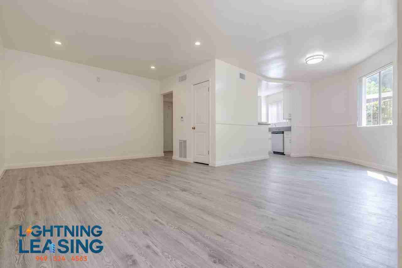 8557 Cashio St #7 - Photo 4 of 20