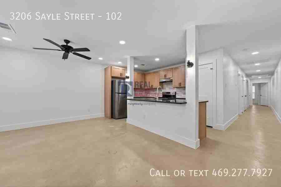 3206 Sayle St #102 - Photo 2 of 18