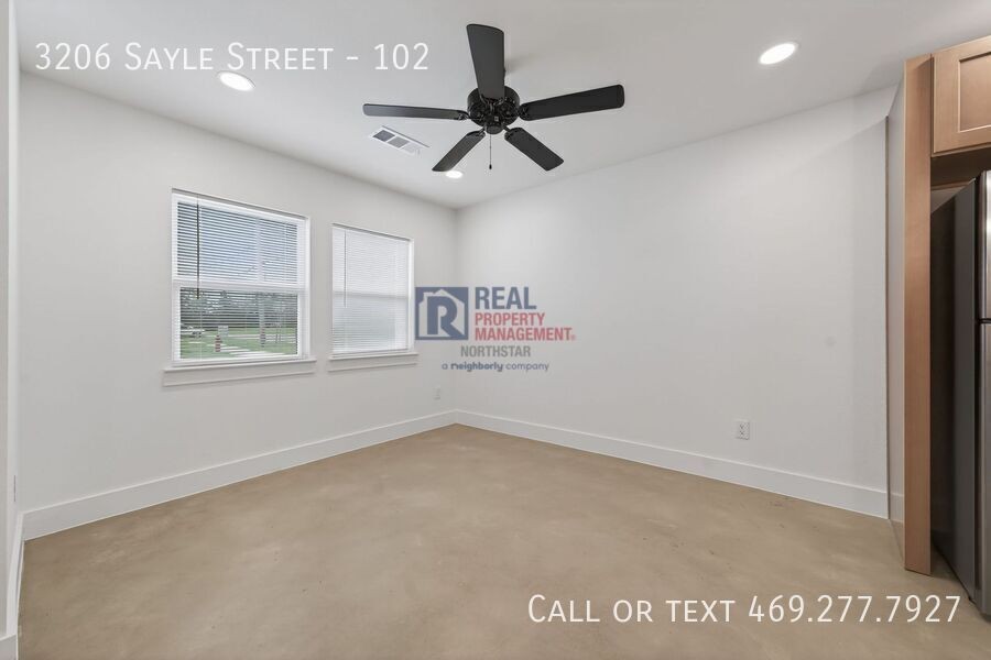 3206 Sayle St #102 - Photo 4 of 18