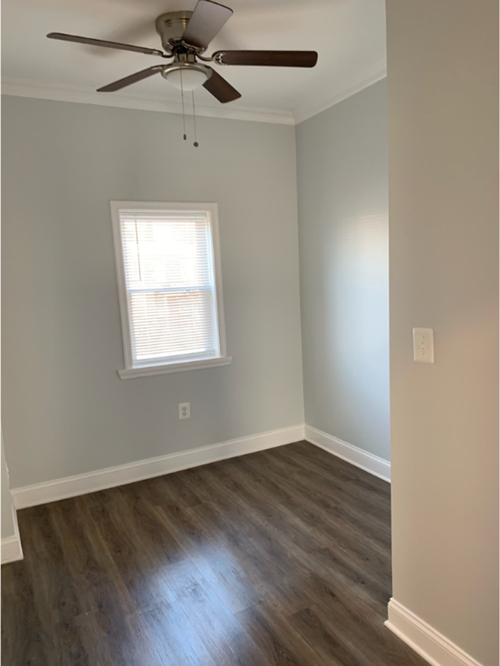 4626 Reisterstown Rd - Photo 7 of 29