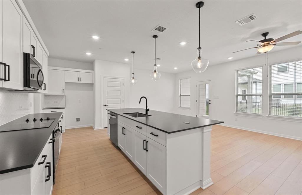 2725 Woodall Dr #2725-1602 - Photo 4 of 12