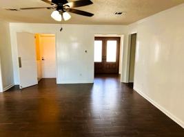 featured image of 2901 Crane Dr #2901