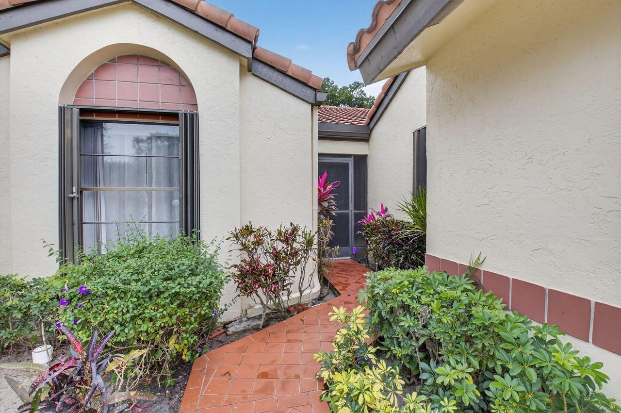 5782 Brook Bound Ln #5782A - Photo 5 of 50