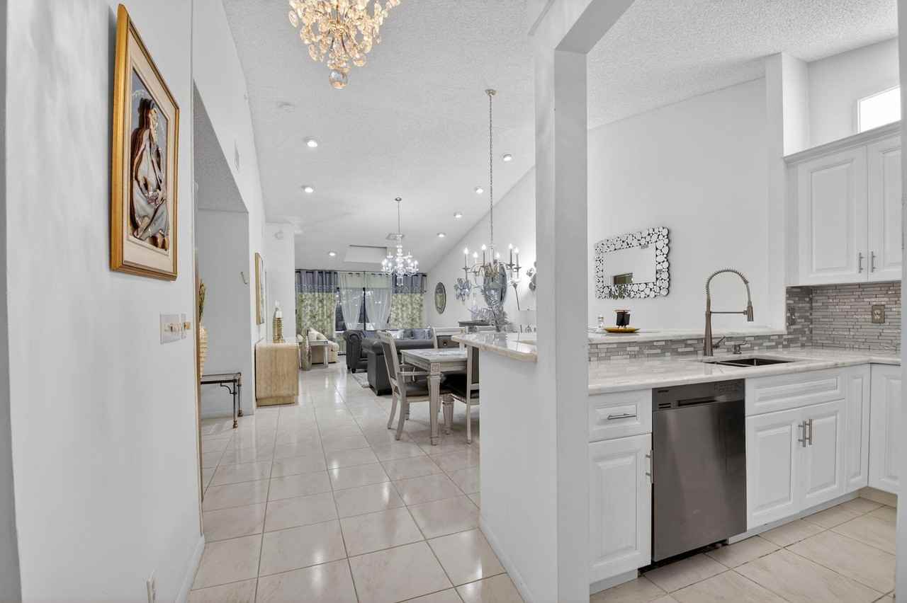 5782 Brook Bound Ln #5782A - Photo 6 of 50