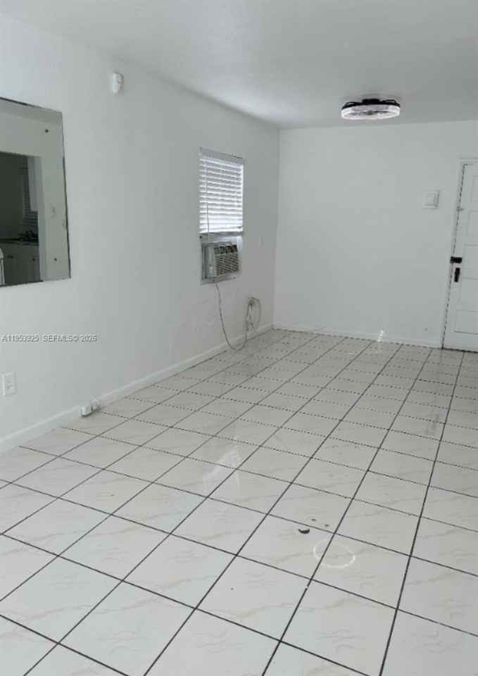 2430 Sw 25th Ter #2430C - Photo 7 of 7