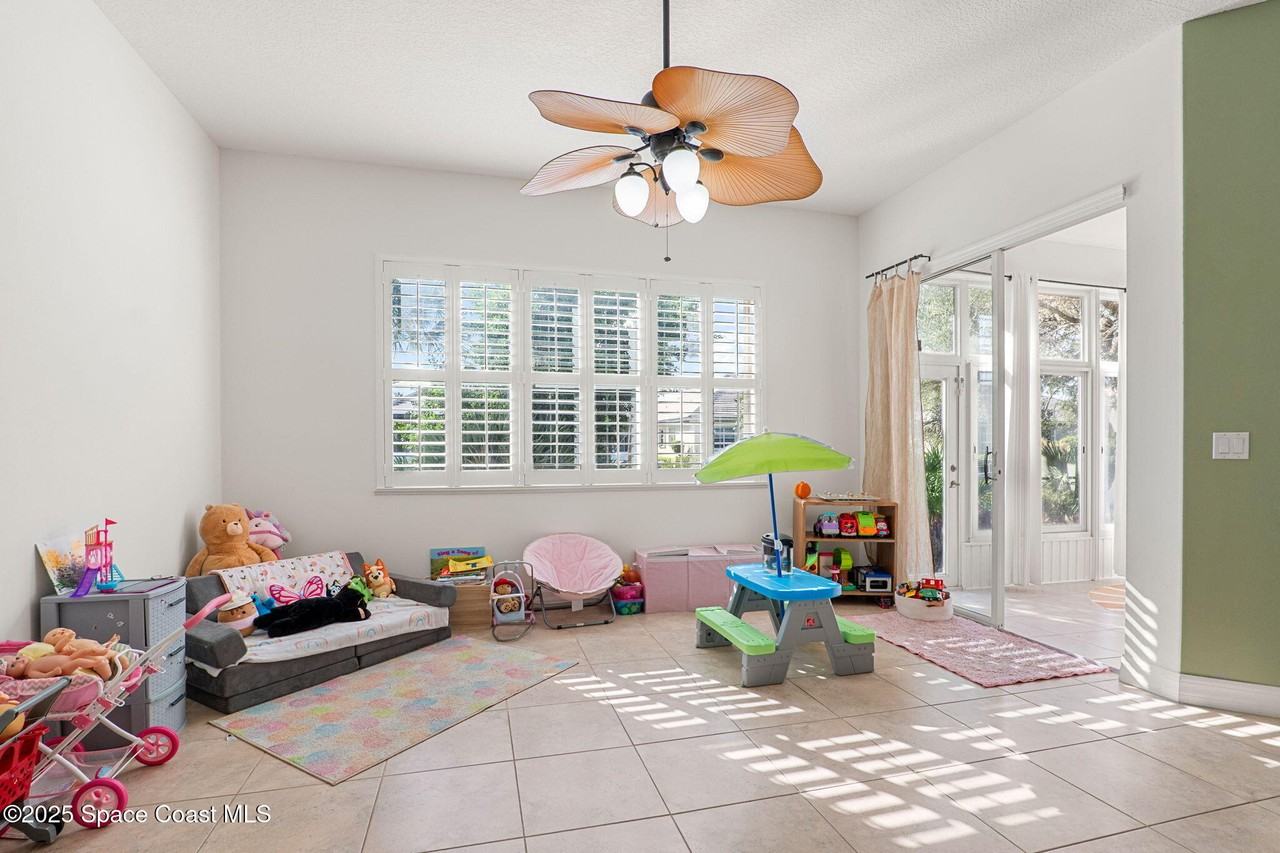 379 Pentland Dr #379 - Photo 7 of 46