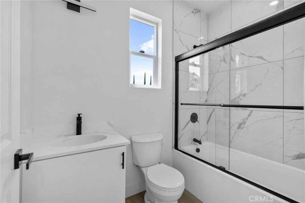 15931 Los Cedros Ave #15931B - Photo 3 of 9