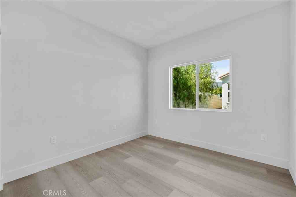 15931 Los Cedros Ave #15931B - Photo 6 of 9