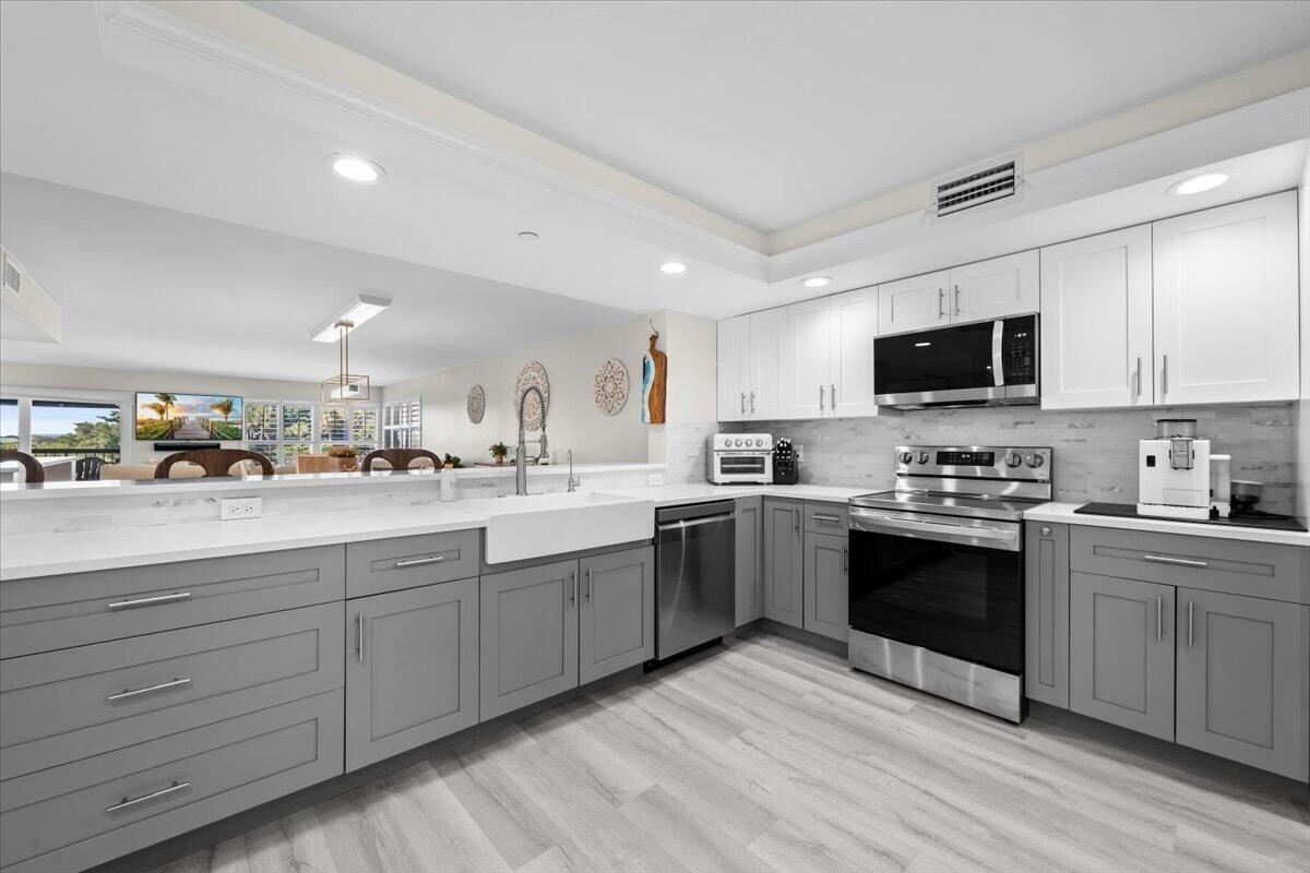 364 Golfview Rd #364-405 - Photo 4 of 32