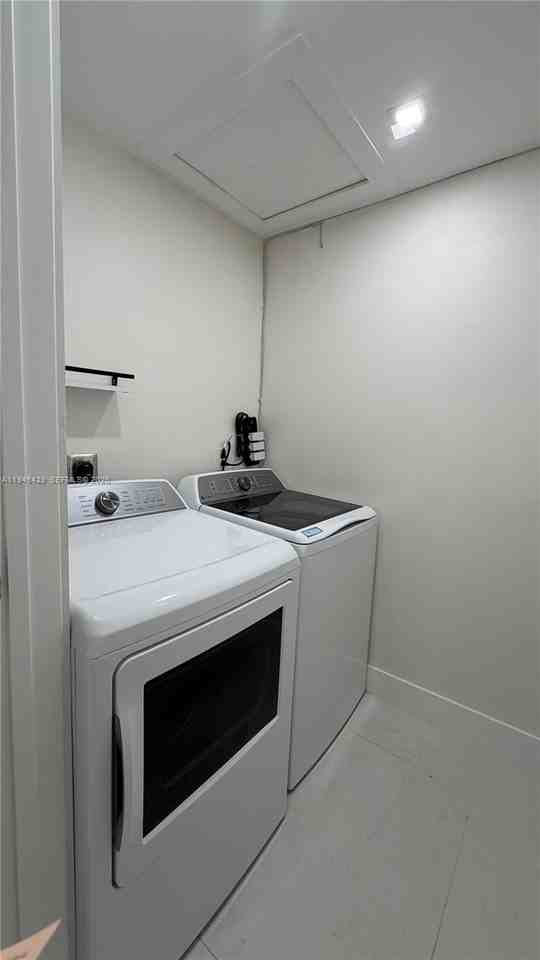 10553 Sw 22nd Ter - Photo 3 of 14