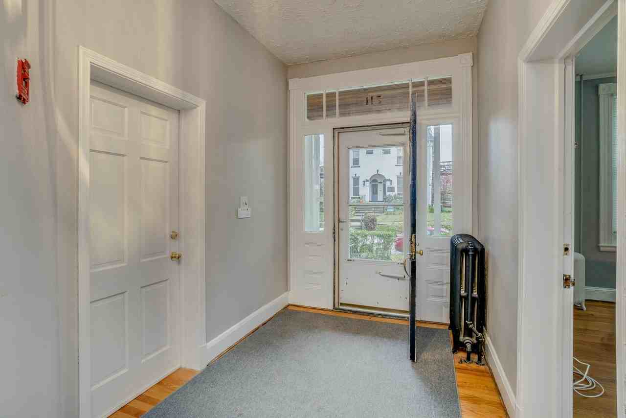 711 Gladstone - Photo 6 of 21