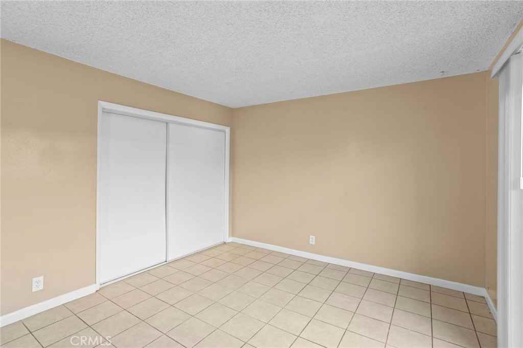 151 S Idaho St #151B - Photo 7 of 25