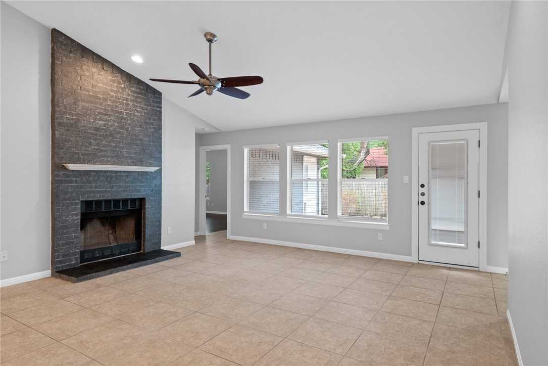 1904 Dayflower Trce #1904