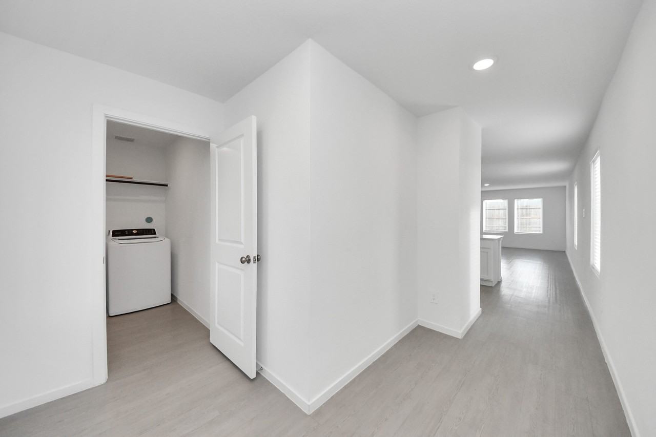 833 Village Brook Dr #833 - Photo 2 of 33