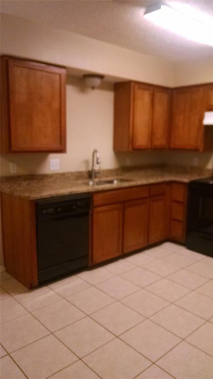 815 Windcrest Dr #815 - Photo 3 of 7