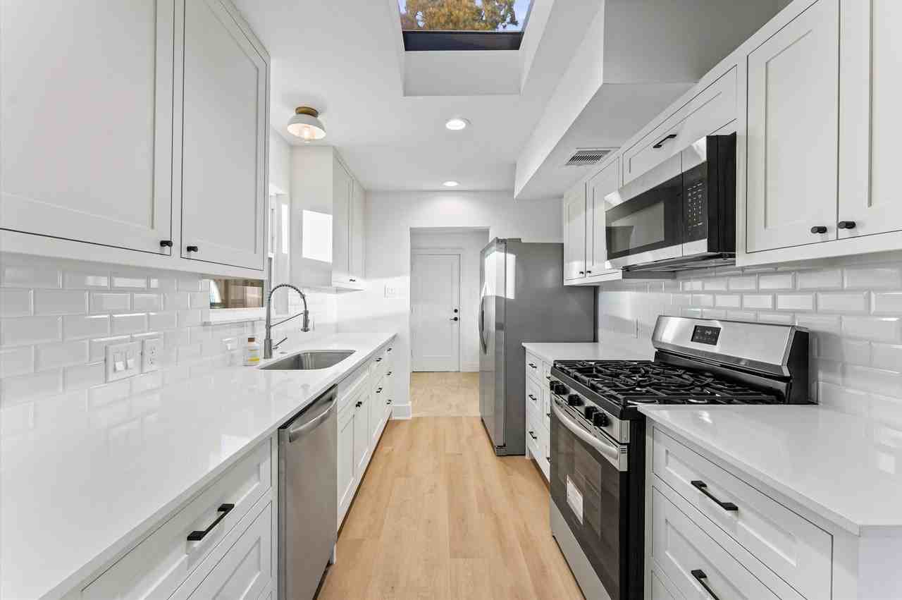 10607 Overbrook Ln #10607 - Photo 3 of 27