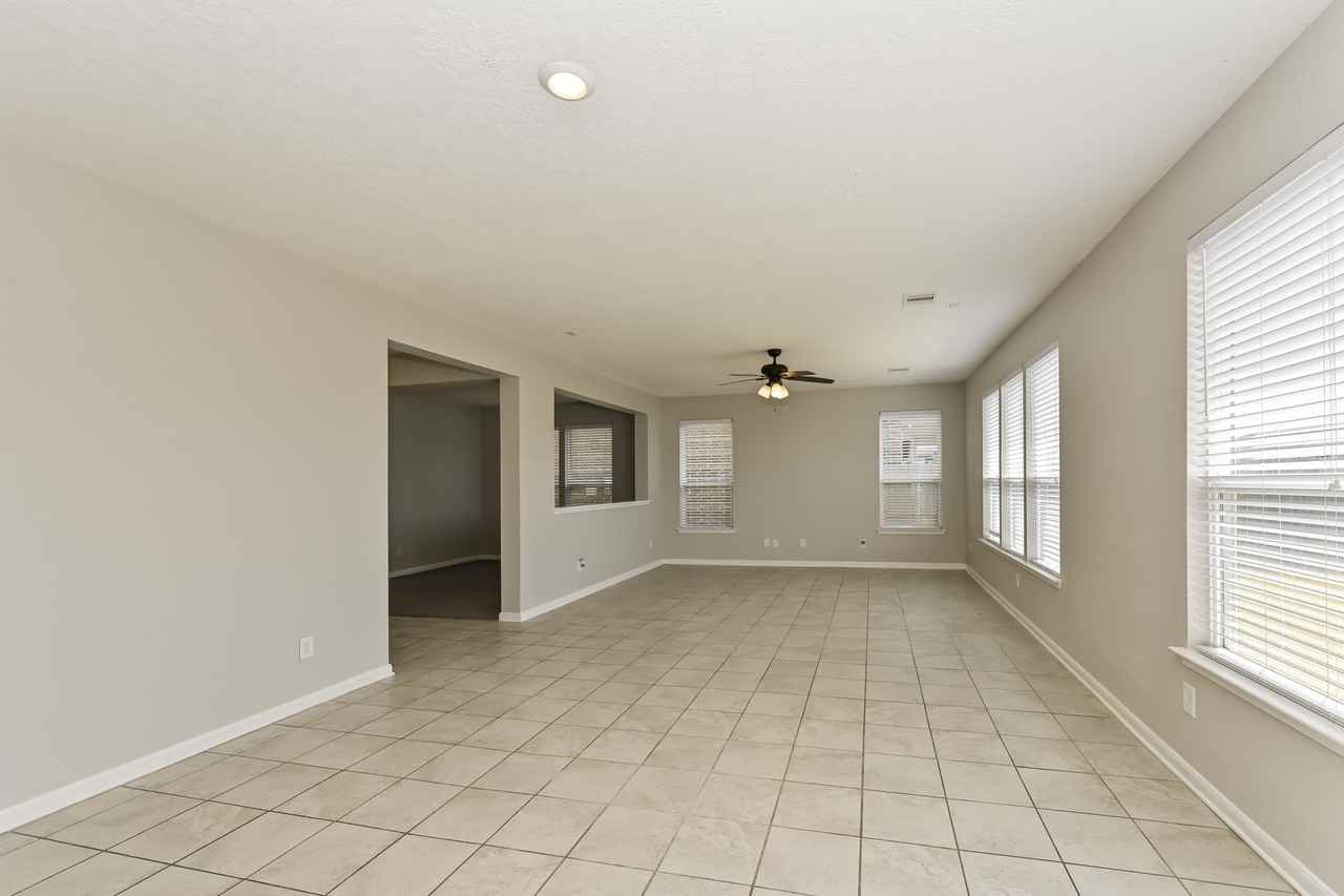 5139 Castle Discordia St #5139 - Photo 3 of 15