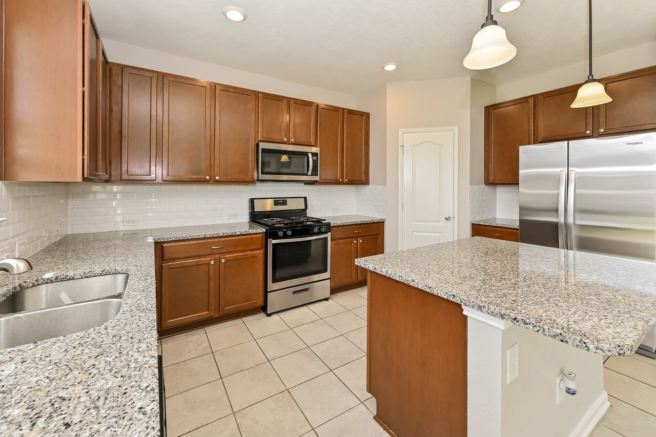 5139 Castle Discordia St #5139 - Photo 6 of 15