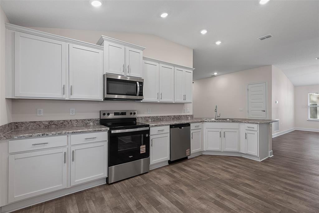 14 Reston Pl #14 - Photo 3 of 38