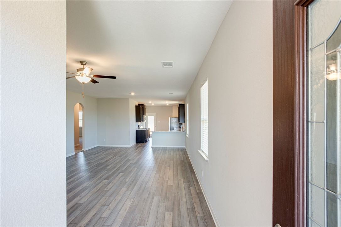 520 Republic Dr #520 - Photo 5 of 38