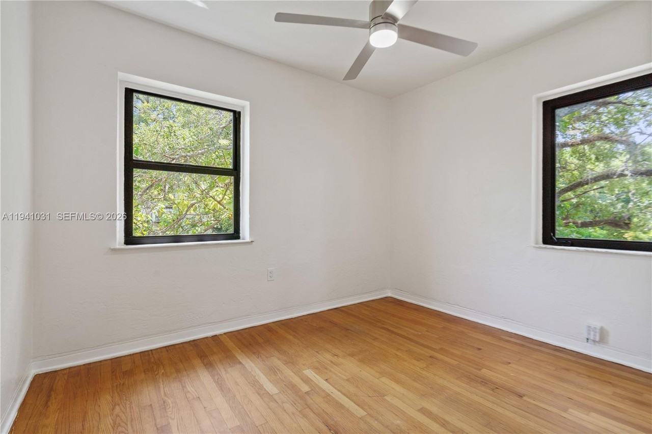 3202 Elizabeth St #3202-3202 - Photo 4 of 20