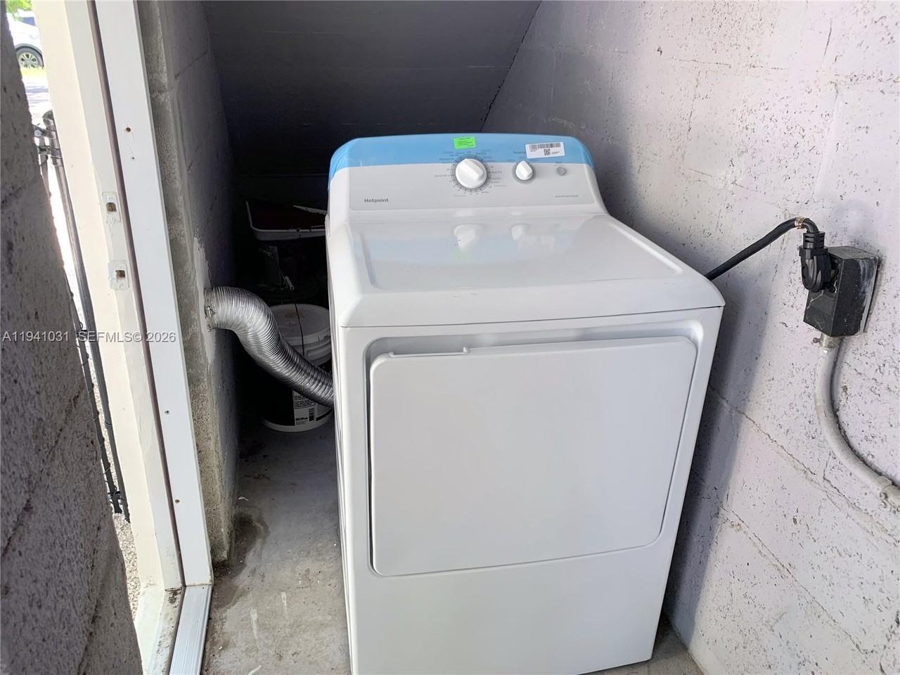 3202 Elizabeth St #3202-3202 - Photo 5 of 20