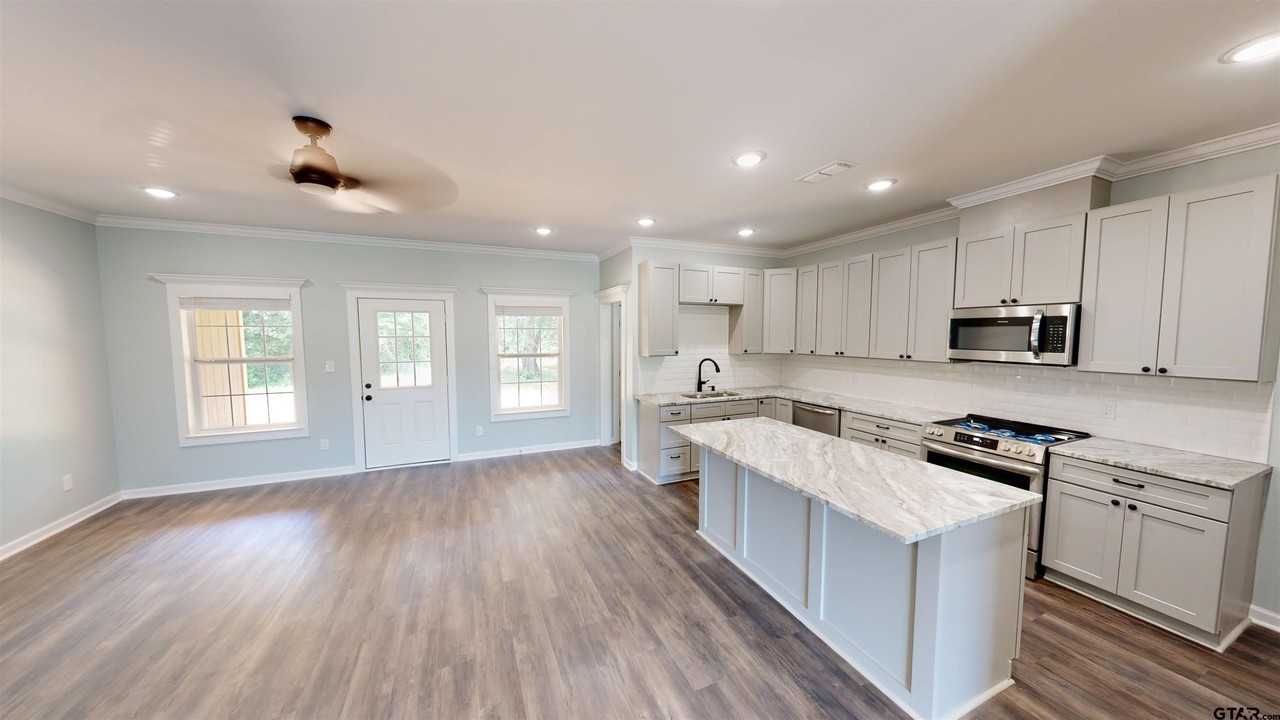 13016 Clydesdale #13016 - Photo 7 of 15