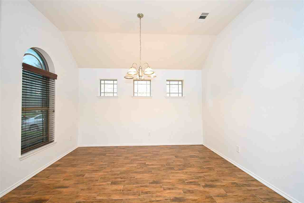 19734 Amber Village Ln #19734 - Photo 6 of 28