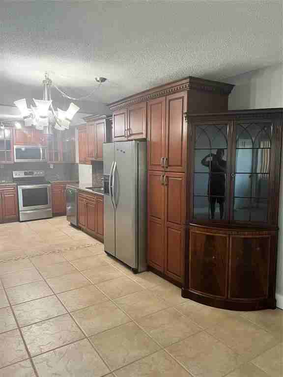 120 Lakeview Dr #120-208 - Photo 3 of 22