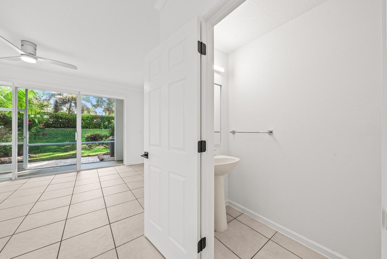 8024 Briantea Dr #8024 - Photo 5 of 39