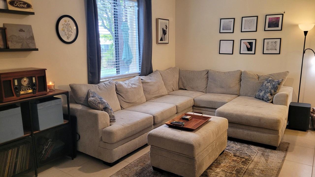 2402 Venetian Way #2402-2402 - Photo 7 of 9