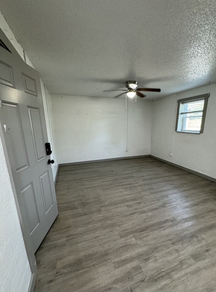 534 Lee Street - Photo 2 of 6