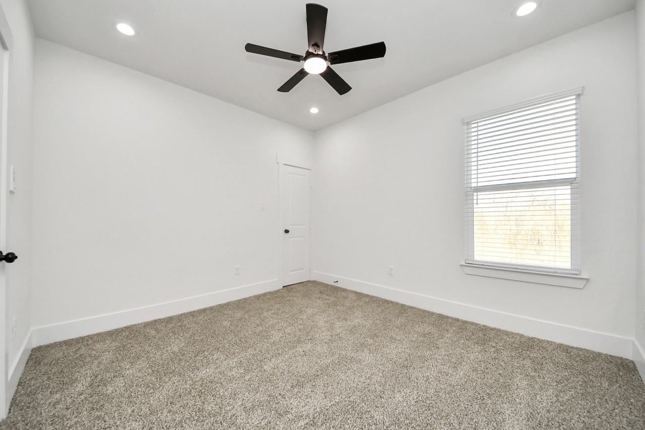 5531 Nielan St #5531A - Photo 5 of 38