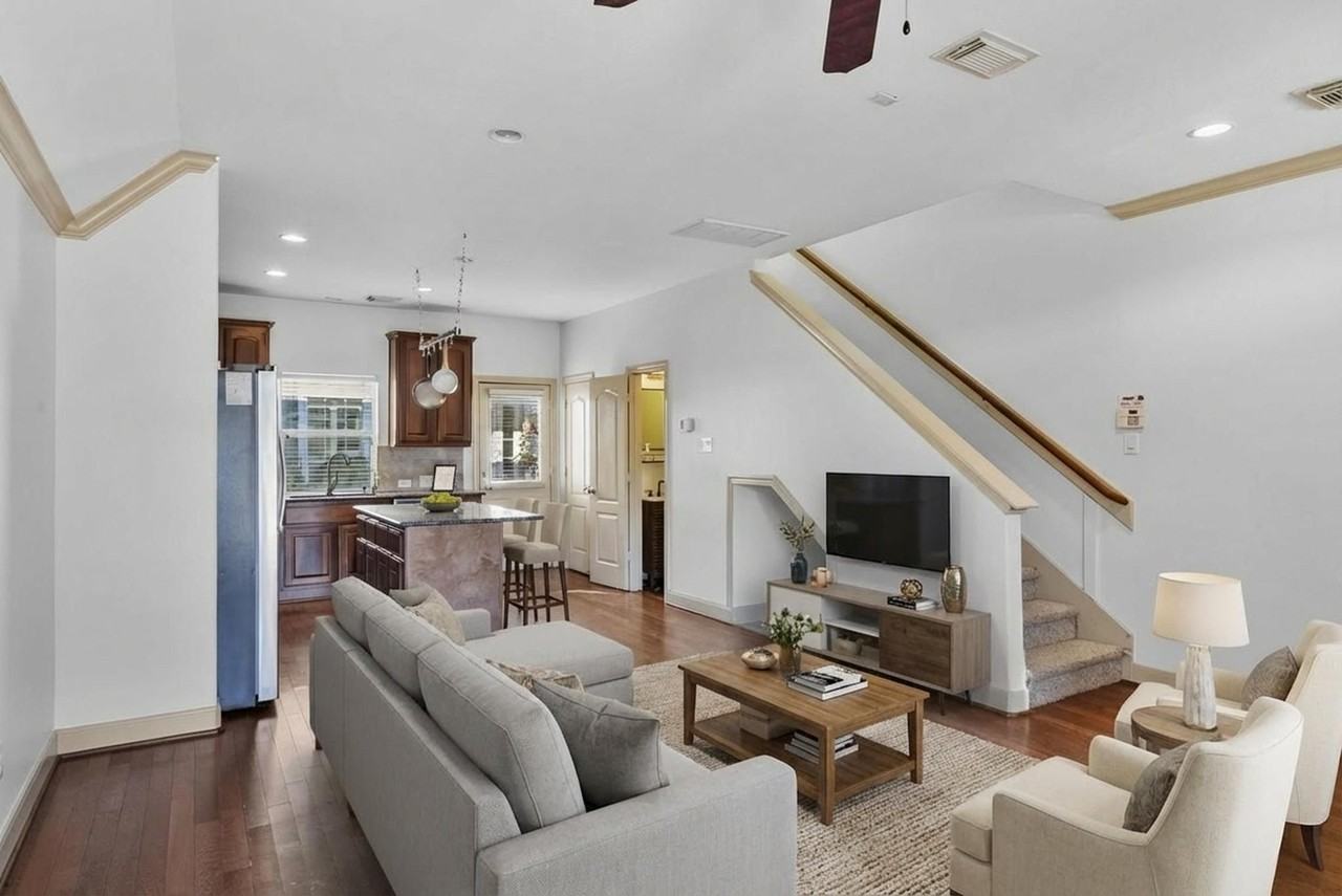 313 Hogan St #313 - Photo 3 of 16