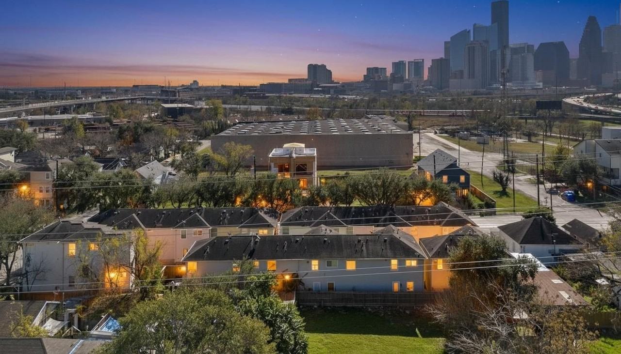 313 Hogan St #313 - Photo 5 of 16