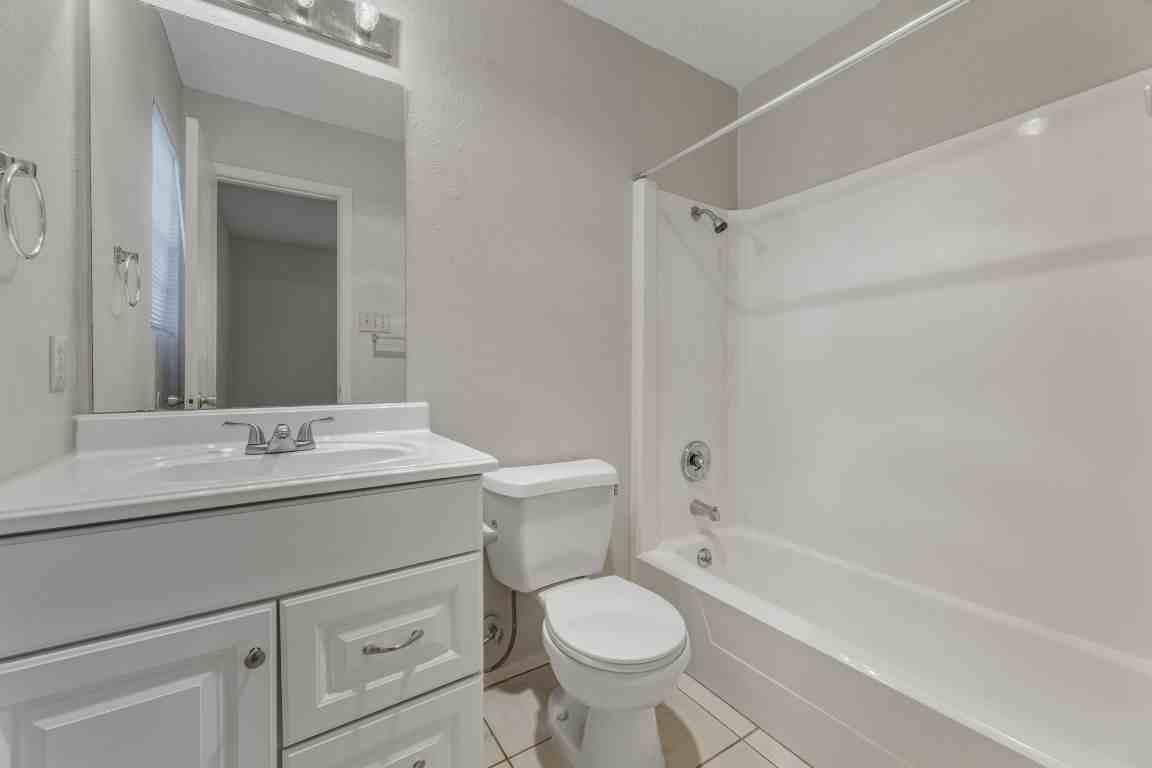 8904 Pineridge Dr #8904B - Photo 5 of 35