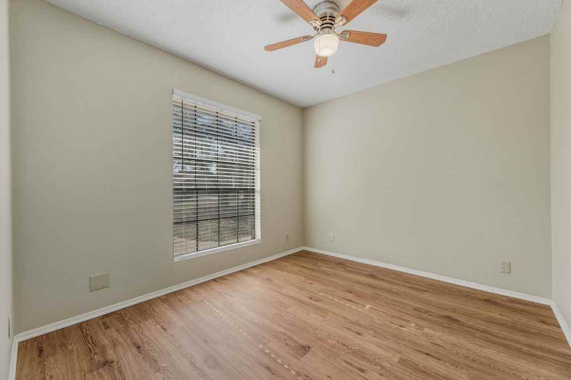 8904 Pineridge Dr #8904B - Photo 7 of 35