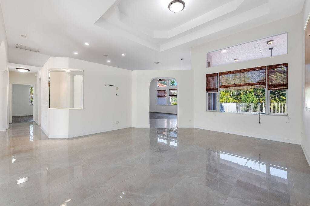 13577 52nd Ct N #13577 - Photo 3 of 37