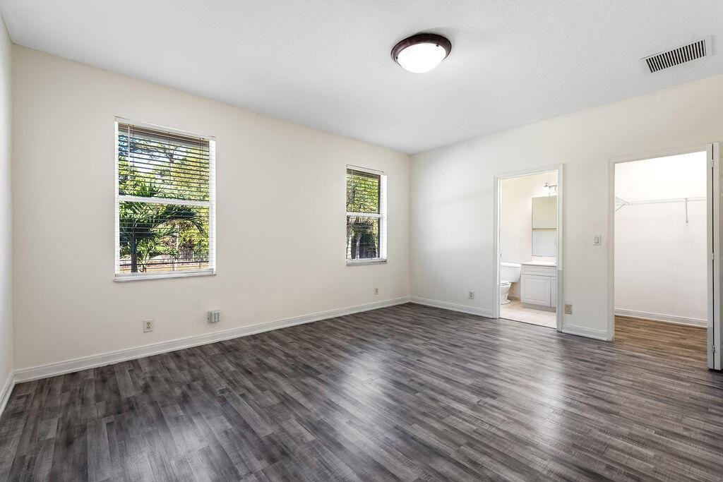 13577 52nd Ct N #13577 - Photo 6 of 37